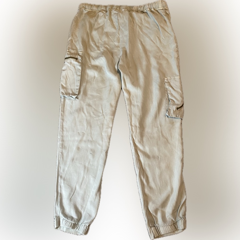 Women’s joggers-boutique purchased-On The Road. Size M. EUC smoke free home